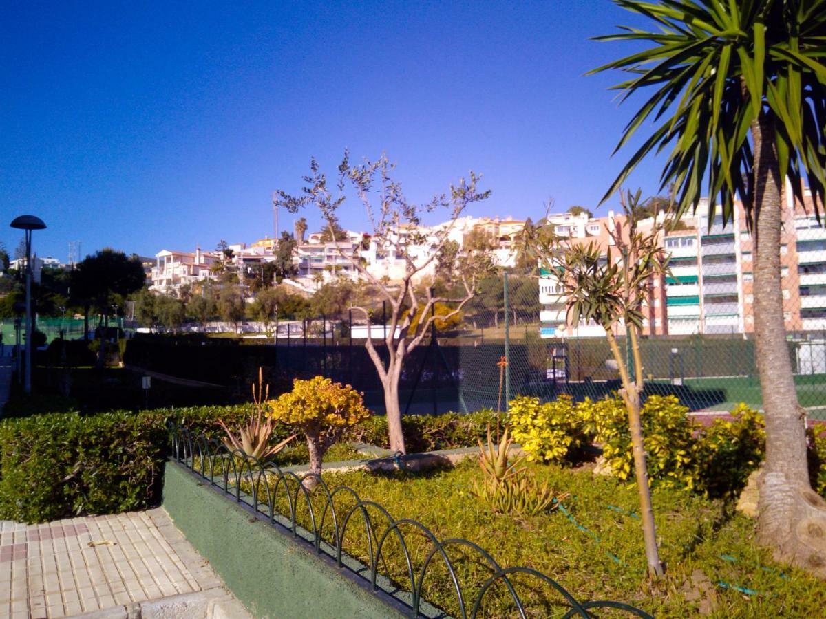 Playa La Cala In Front Of The Beach Free Parking Málaga Exterior foto